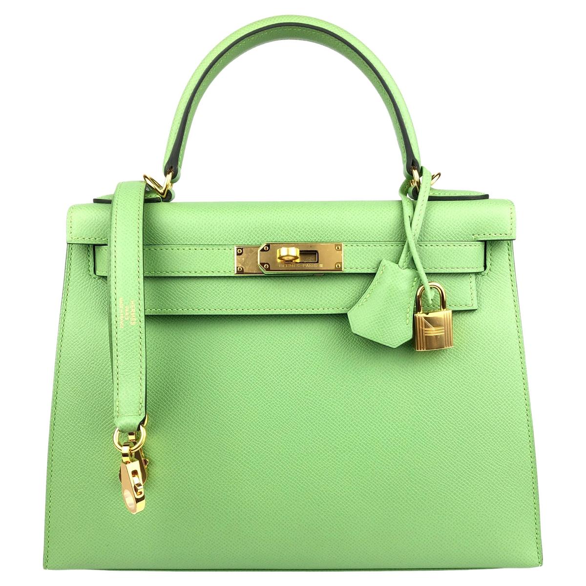 Hermès Kelly 28 Vert Amande detail view